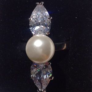 Gorgeous women's size 9 Ring